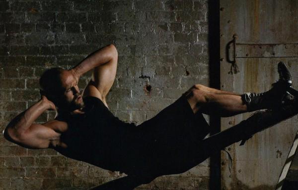 Jason Statham cho biết anh tập luyện sáu ngày một tuần, chỉ nghỉ một ngày